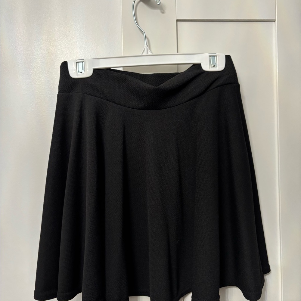 Chic Black Mini Skirt